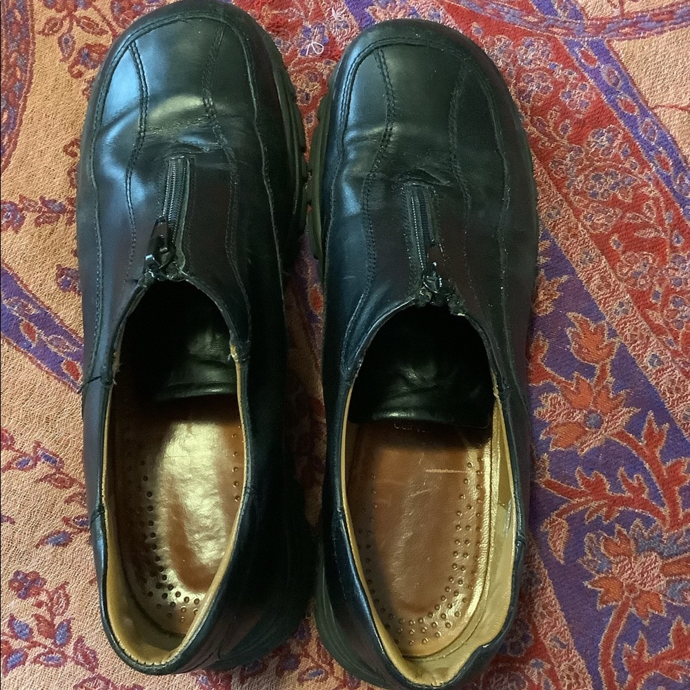 Leather loafer